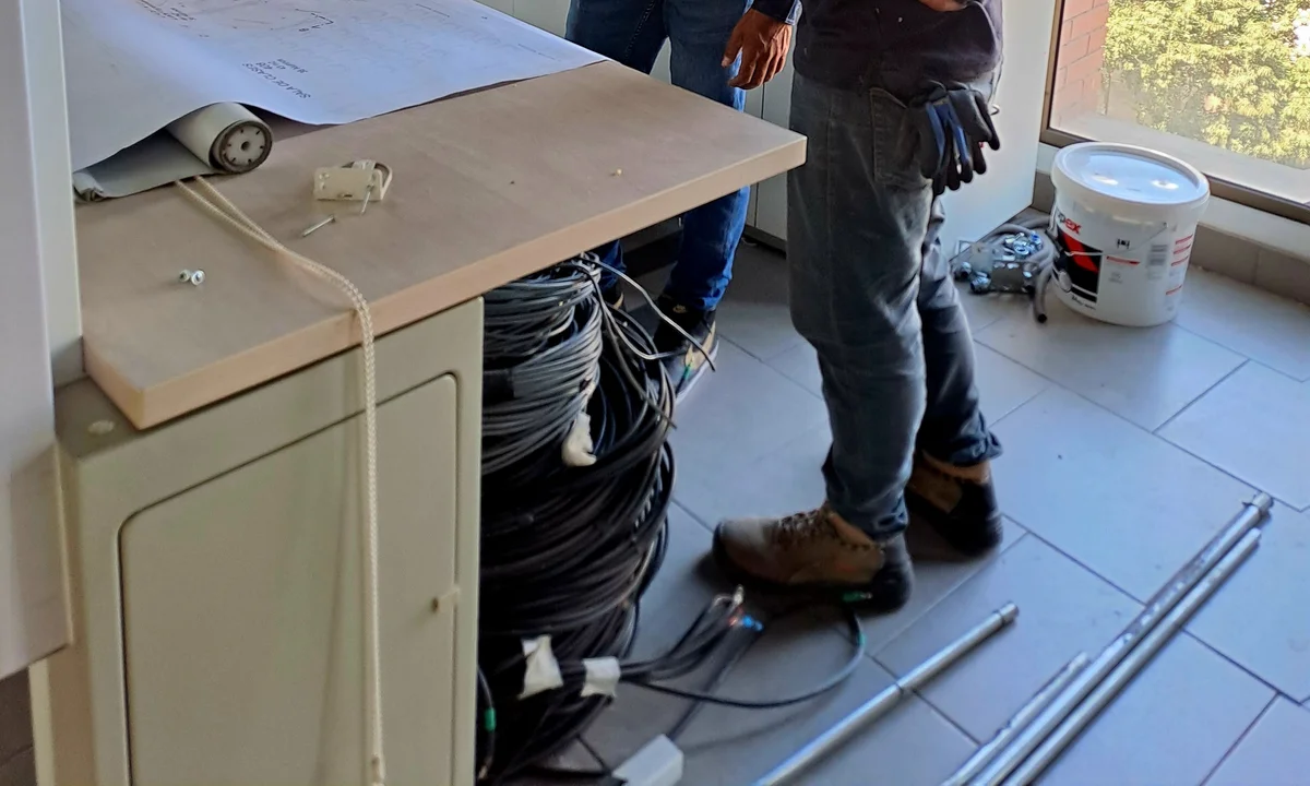 Equipo Horma Electricidad trabajando en terreno