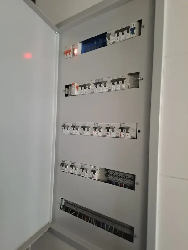Tablero eléctrico nuevo, terminado y entregado en Lo Barnechea